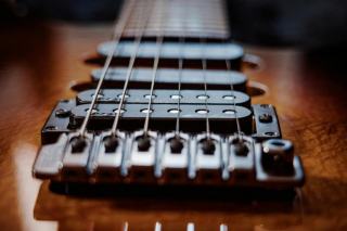 Basse 6 cordes : caractéristiques, intérêt et modèles conseilles