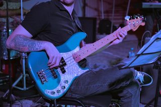 Quand changer ses cordes de basse, et à quel rythme ?