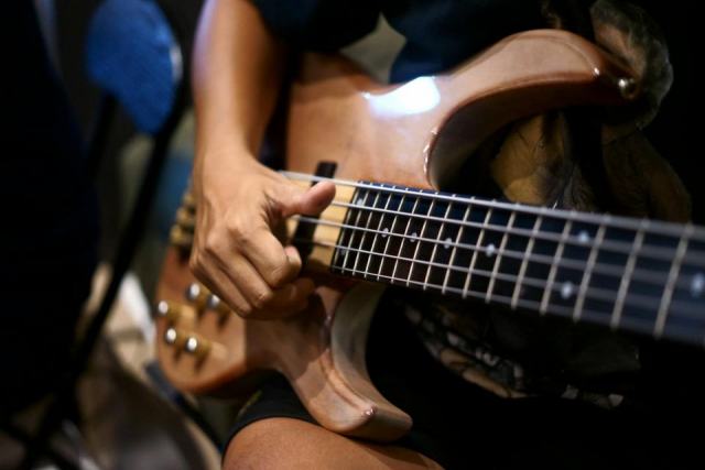 Anatomie et fonctionnement d'une guitare basse électrique