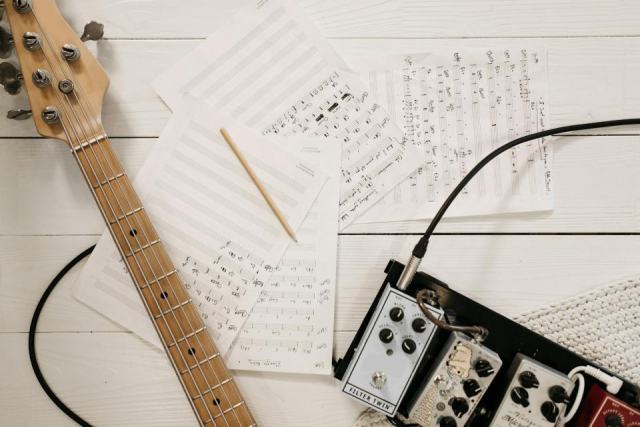 L'invention de la guitare basse électrique : Leo Fender et l'histoire d'un instrument revolutionnaire